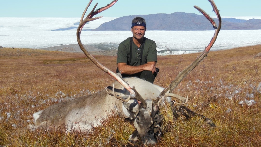 eskimos hunting caribou